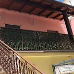 House In Lungomare Tysandros 펜션 *